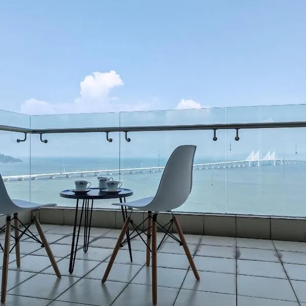Invincible Seaview Vacation Condo 3R3B 8Pax, hotel v destinaci Bayan Lepas