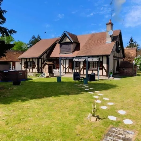 La Demeure du Cerf Gîte chic 6P en Sologne avec jacuzzi piscine estivale chauffée près de Lamotte parc FFE Center Parcs Haut des Bruyères et zoo de Beauval, hotel v destinácii Chaon