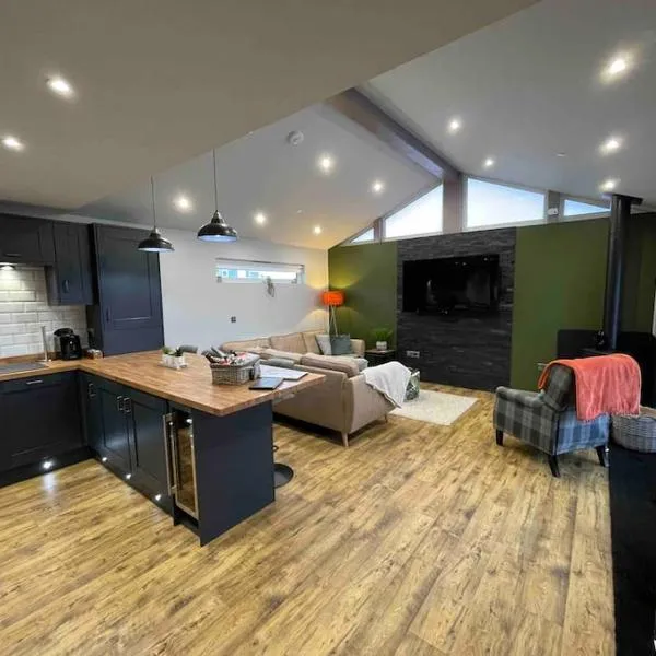 2-bedroom Chalet with Log Burner, hotel v destinaci Nefyn