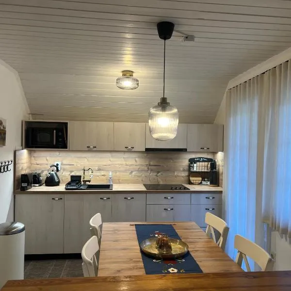 Bella Mura Nature Apartment Lipa 97, хотел в Подчетртек