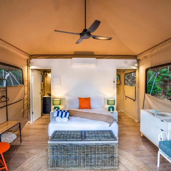 Deluxe Queen Tent 1, hotel v destinaci Nelly Bay