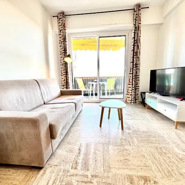 ApartHotel Riviera - Terrasse des Bougainvillees - 100m Promenade des Anglais, hotel din Nisa