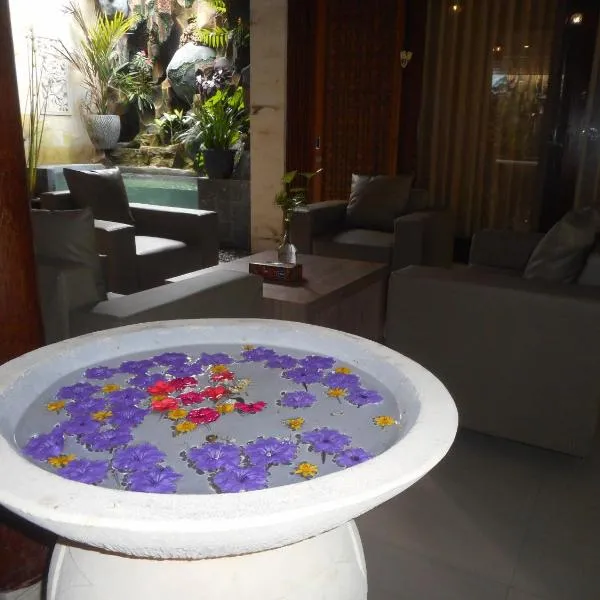 Suci Amerta Guest House, hotel v destinaci Menanga