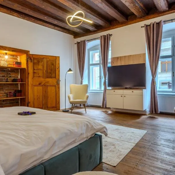 Honterus Apartments I by Kronstay, hotel in Braşov