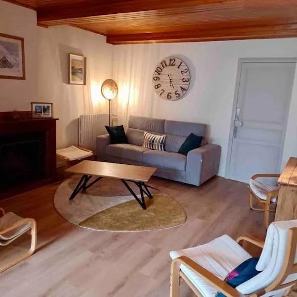 Maison Les Cabannes, hotel v destinaci Les Cabannes