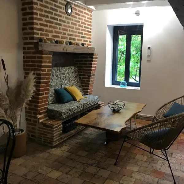 Maison à la Campagne, hotel in La Chapelle-dʼAngillon