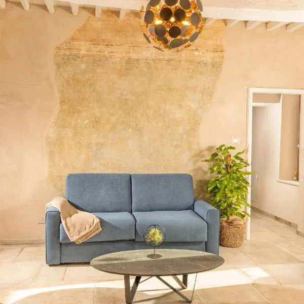Palazzo Falcinelli Luxury Room in Montepulciano Center with Air Conditioning and Elevator, hotel v destinaci Montepulciano