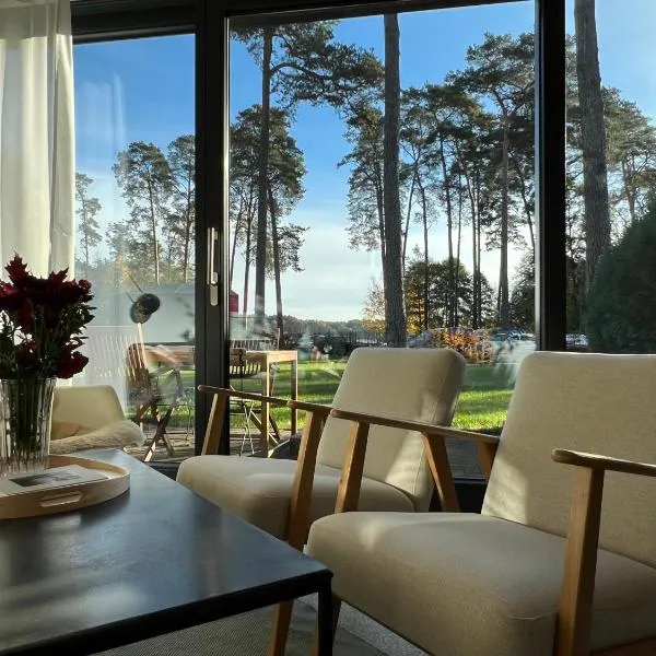 Traumhaftes Ferienhaus am See am Lübbesee in Templin, hotel in Templin