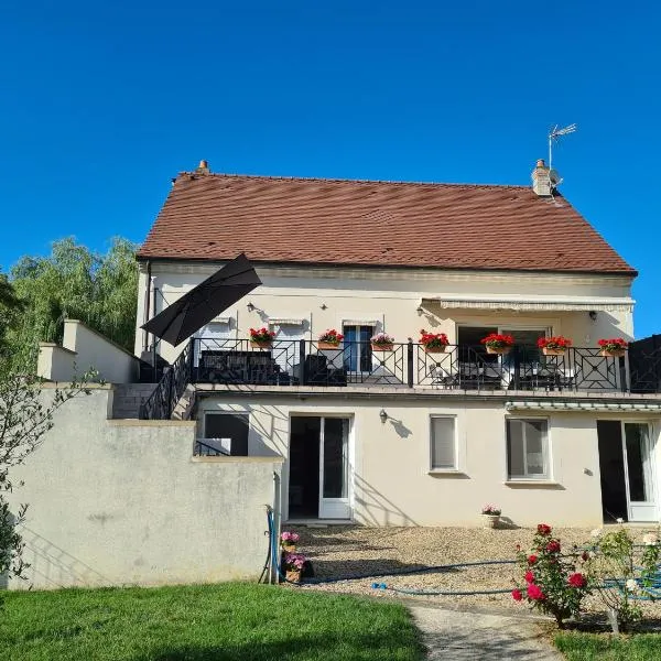 Chez Jaja et Phiphi, hotel in Bourg-et-Comin