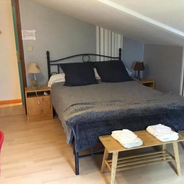 Duo Pradère avec piscine, hotel em Virazeil
