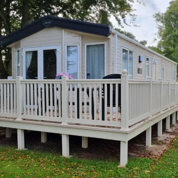 Stunning 2 Bedroom, pet friendly Static Caravan at Hoburne Devon Bay, hotel v destinaci Goodrington
