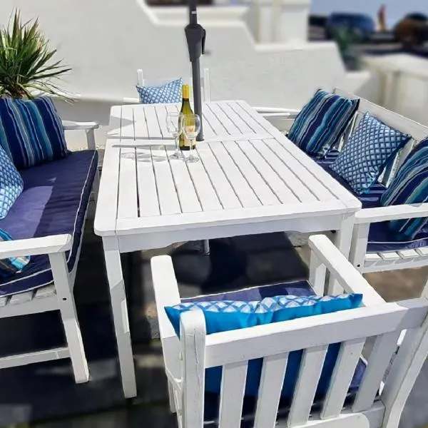 Beach View - A Truly Stunning House Opposite The Sea! Sleeps 10! Families, Friends, Contractors and Pets are all Welcome!, hotel em Sandgate