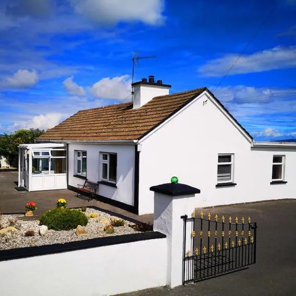 Woodmount Cottage, отель в городе Эннистимон