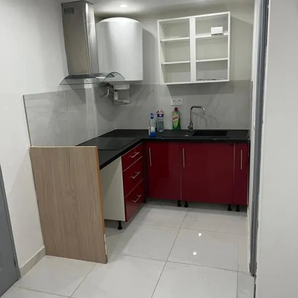 Appartement calme dans villa individuelle, hotel in Bagnols-sur-Cèze
