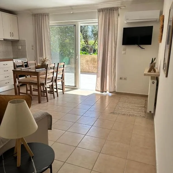 Corfu Lakeside Cottage, hotel en Kanoni