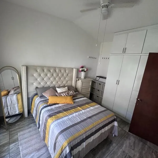 Tamarindos Loft and Bedrooms, готель у місті San Pedro