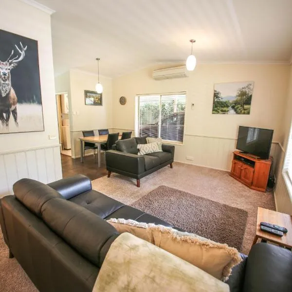 Silver Birches Holiday Village - Unit 8, hotel v destinaci Bright