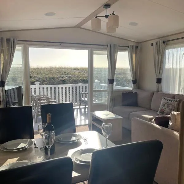 74 Bayside Cove Pevensey Bay Holiday Park, hotel in Pevensey