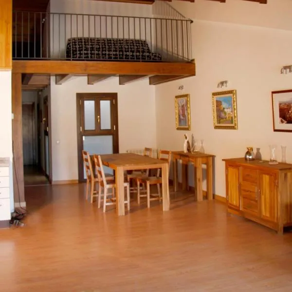 Apartamentos Angelus Plaza Mayor de Graus, hotel v destinaci Graus