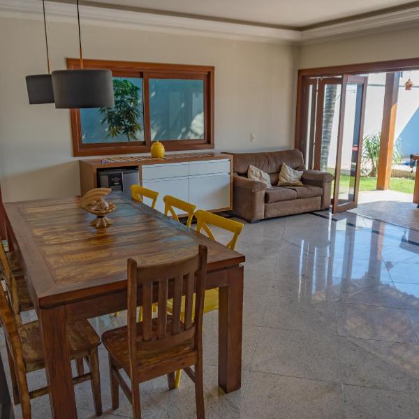 Linda casa com ar e piscina em Interlagos Vila Velha ES - Foto 5