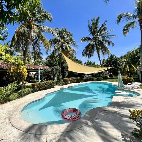 Beautiful beach house in Los Cobanos El Salvador, hotel a Los Cóbanos