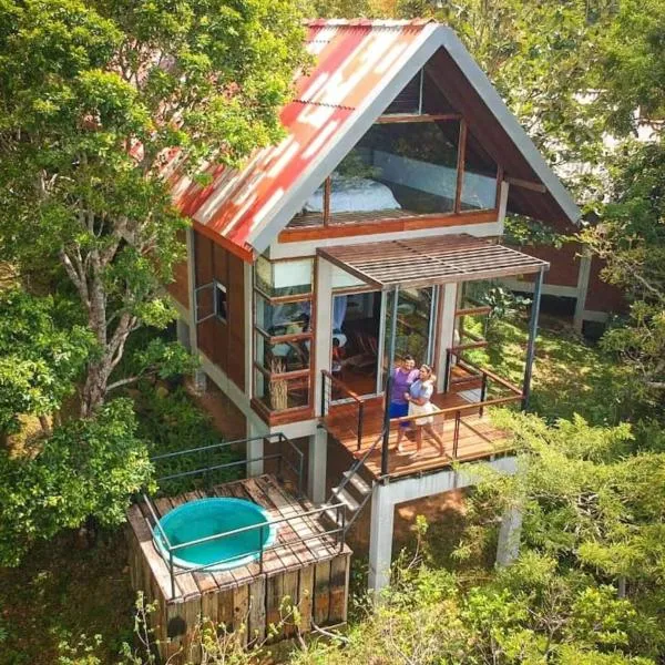 Treehouse Chalets - Luxury getaway within a short distance of Ella, hotel v destinaci Belihul Oya