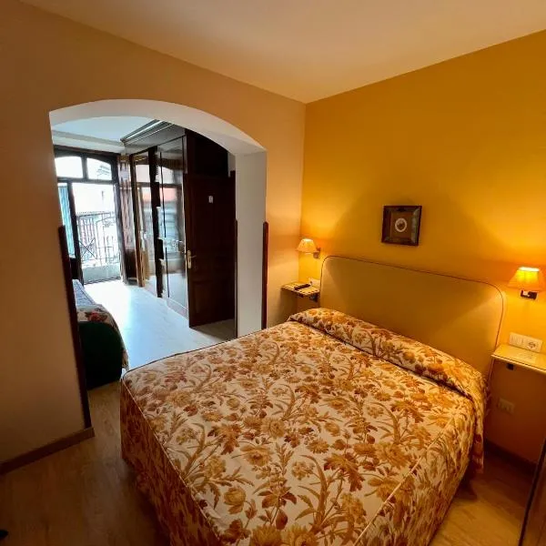 La Casa de Piedra, viešbutis mieste Ljanesas