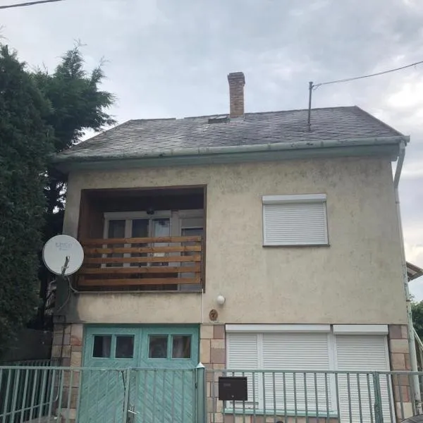 Ádám és Anett Vendégház, hotel v destinaci Mezőkövesd