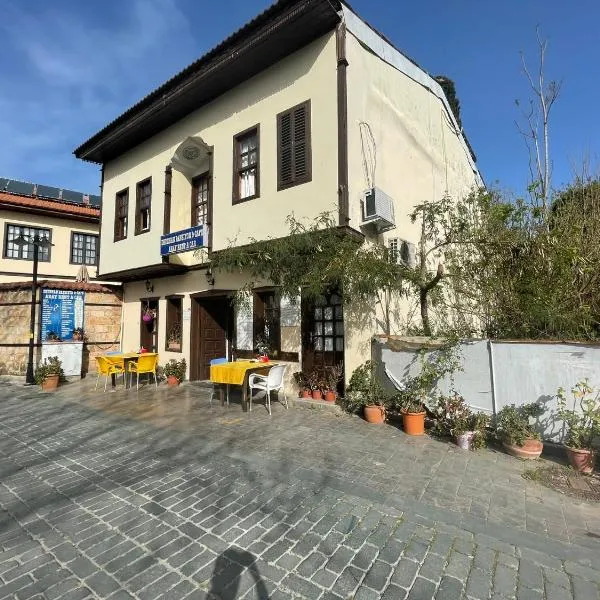 Dedehan Pansiyon, hotel di Dosemealti