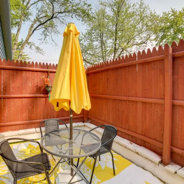 Riverside Niles Retreat with Fire Pit and Grill!, hotel in Niles