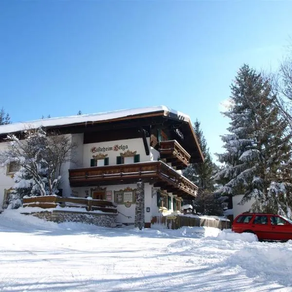 Gästehaus Helga, hotel v destinaci Scharnitz