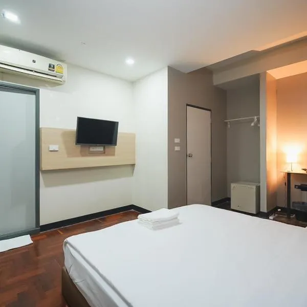 GO INN Silom - BTS Saint Louis, hotel in Yan Nawa