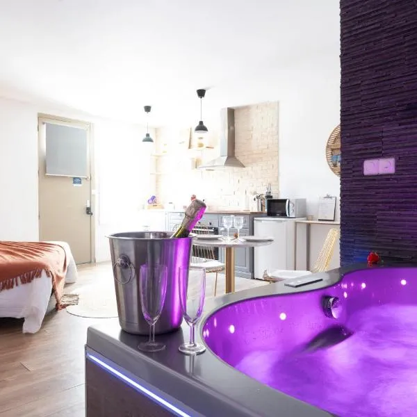 Loft Romantique - Spa Privatif - Spa Noctambulles, hôtel à Hyères
