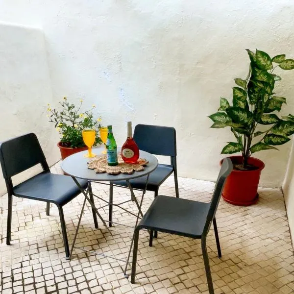 Lisbon Charming Santos Apartment w/ Patio