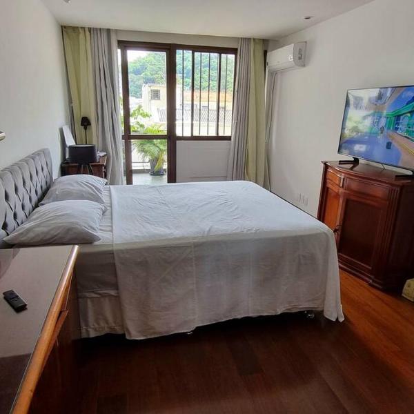 Apartamento espetacular 2 quadras do mar de Copacabana - Foto 2
