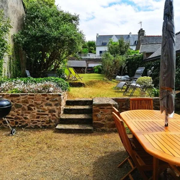 Maison de pêcheur Loguivy de la mer, hotel in Ploubazlanec