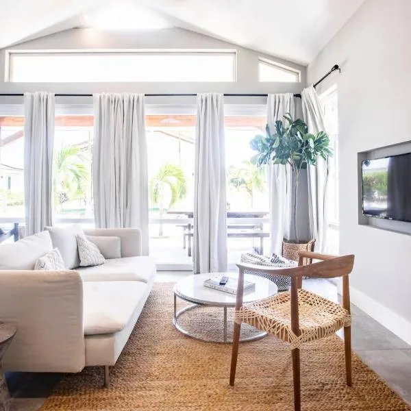 Steps From Ocean Couple's Getaway Private Villa, hotel a Playa Venao