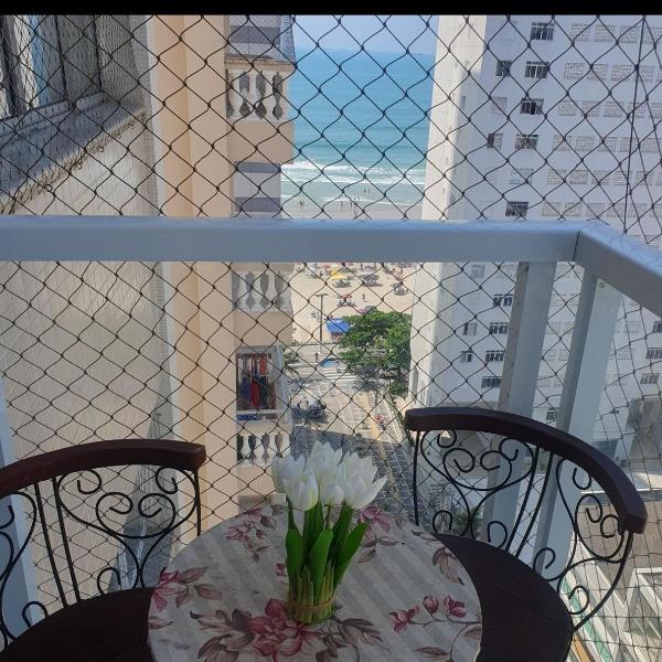 Quase pé na areia, 3 dorm, sacada com vista mar, pitangueiras, vaga de garagem, Pet friendly, berço