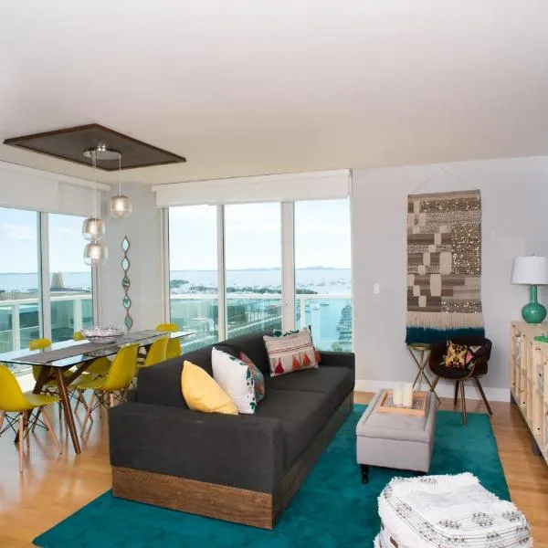 Coconut Grove Gorgeous Bay View 1 bedroom Condo Includes Parking, ξενοδοχείο στο Μαϊάμι