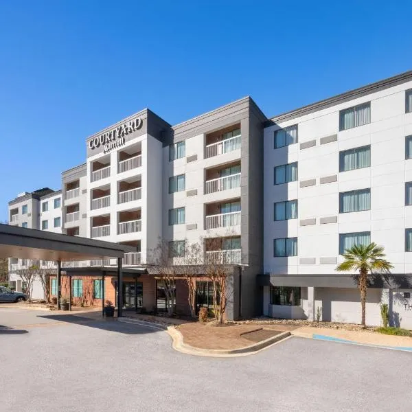 Courtyard Greenville-Spartanburg Airport, hotel di Greer