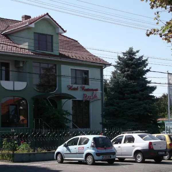 Hotel Perla, hotel di Dorolţ