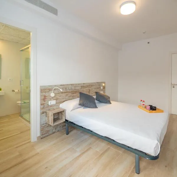 Agi Gloria Rooms, hotel in Roses