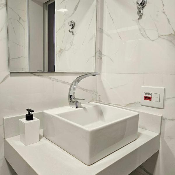 Flat na Riviera de São Lourenço com serviço de hotelaria - Foto 3