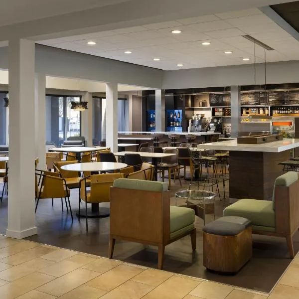 Courtyard by Marriott San Mateo Foster City, khách sạn ở Foster City