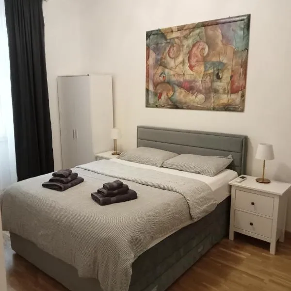 Fenix Rooms, hotel v Terstu