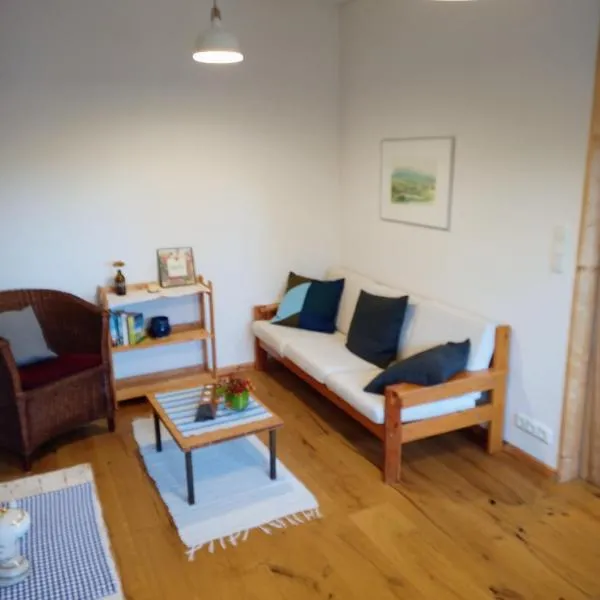 Gemütliches Schwalbennest, Resthof, Dachterrasse in Schaalseenähe, hotel em Sterley