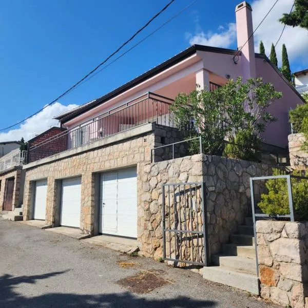 Guest House Karlobag - Villa Rose, hotel di Karlobag