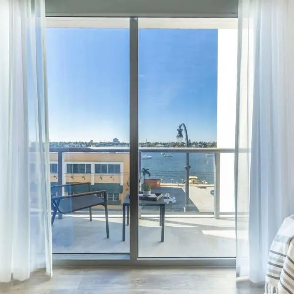 Front Bay View, Enjoy Sunsets, Amazing Pool, hotel i Hollywood