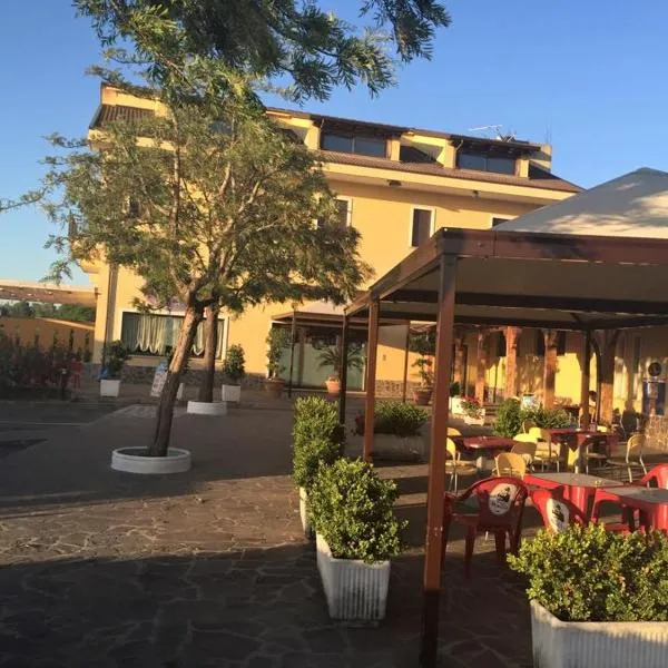 hotel la fenice, hotel in Rosarno