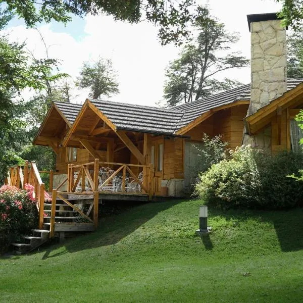 BOG La Florcita - Casa en Puerto Manzano rodeada de bosque, hotel v destinaci Villa La Angostura